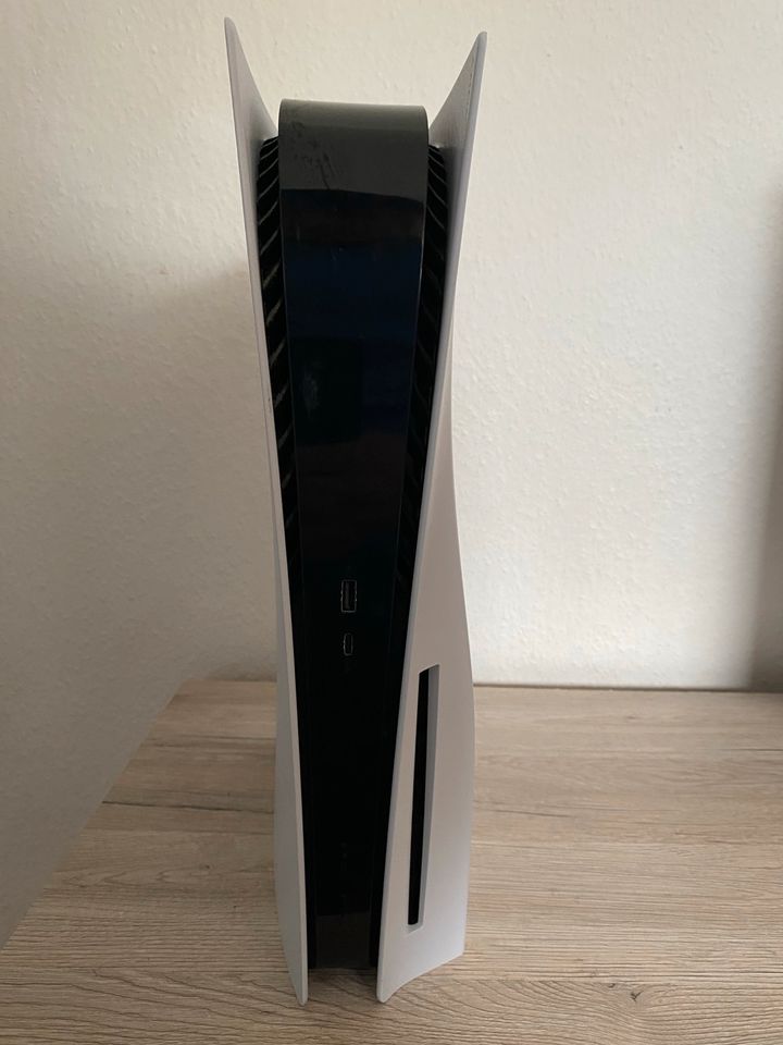 PlayStation 5 Disc Version in Dortmund