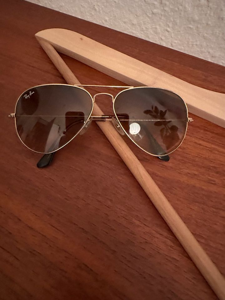 Sonnenbrille RayBan Aviator Gold in Berlin