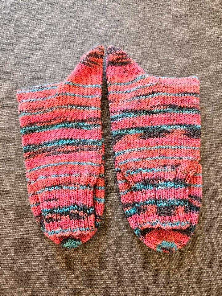 1 Paar gestrickte Strümpfe Gr. 40/41 Socken Wollsocken in Remlingen