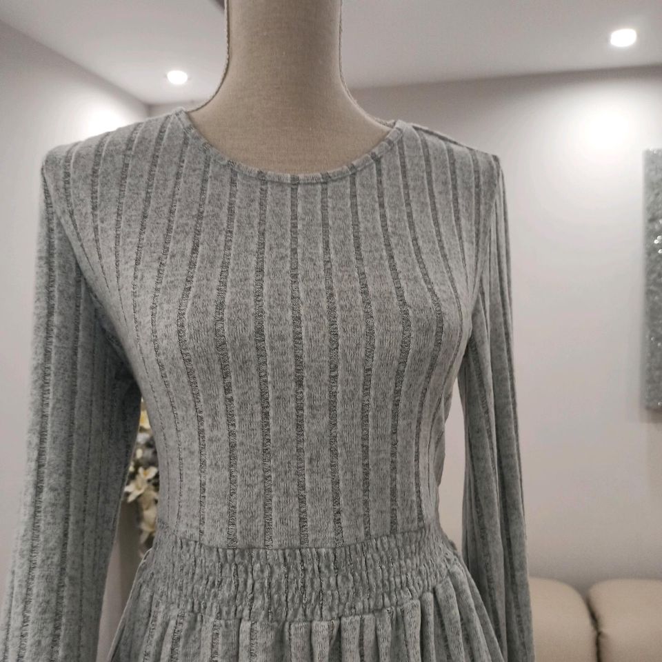 top Kleid neu in Oldenburg