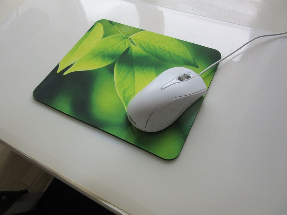 Mousepad, neu, grün, Blättermotiv in Germering