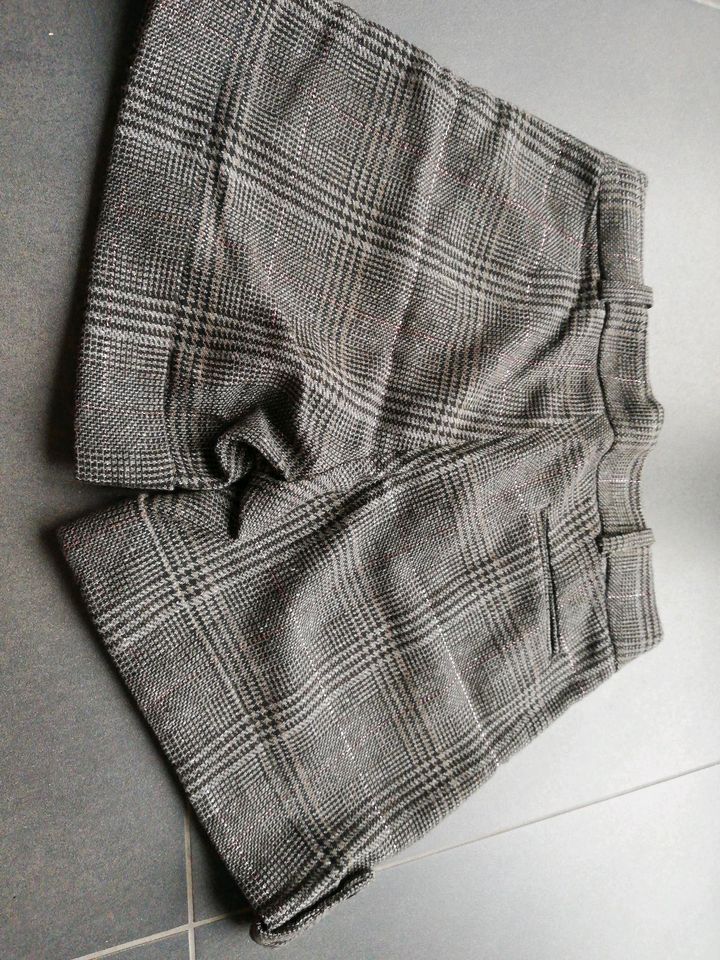 Shorts Zara  gr. 152-158 Neu in Quierschied