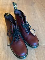 Dr. Martens AirWair Boots NEU Gr. 40 weinrot Bayern - Vogtareuth Vorschau