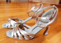 Latein Tanzschuhe bronze Satin Gr. 3,5 Bayern - Laufen Vorschau