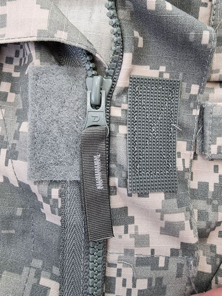 US Army ACU UCP Jacke in MR mit Patches, USMC KSK Uniform in Erlangen