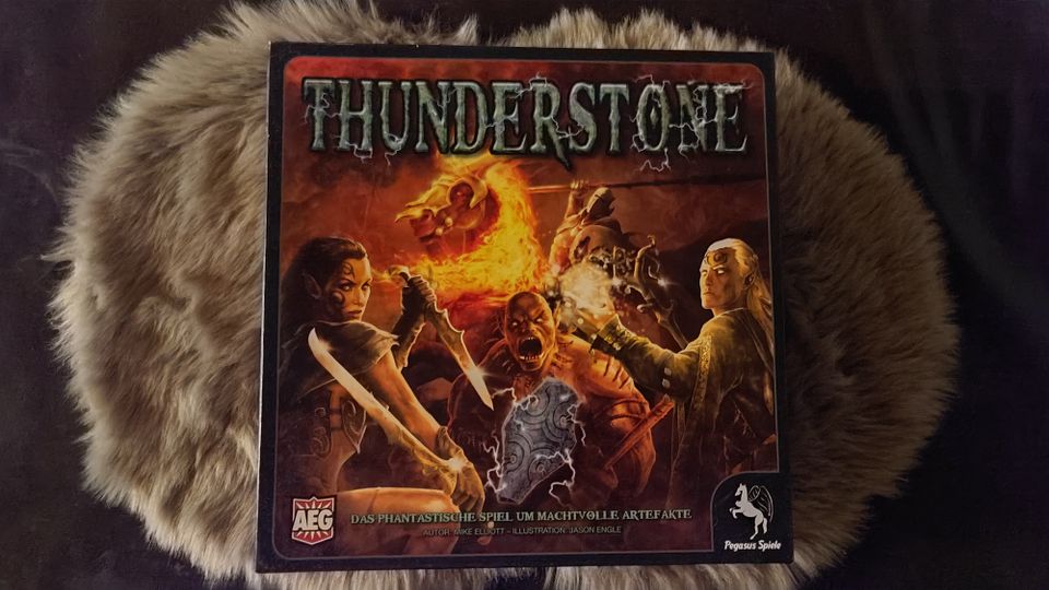Thunderstone von Pegasus Spiele / AEG in Ahorn