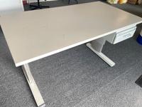 Massiver Schreibtisch, Arbeitstisch Schleswig-Holstein - Lübeck Vorschau