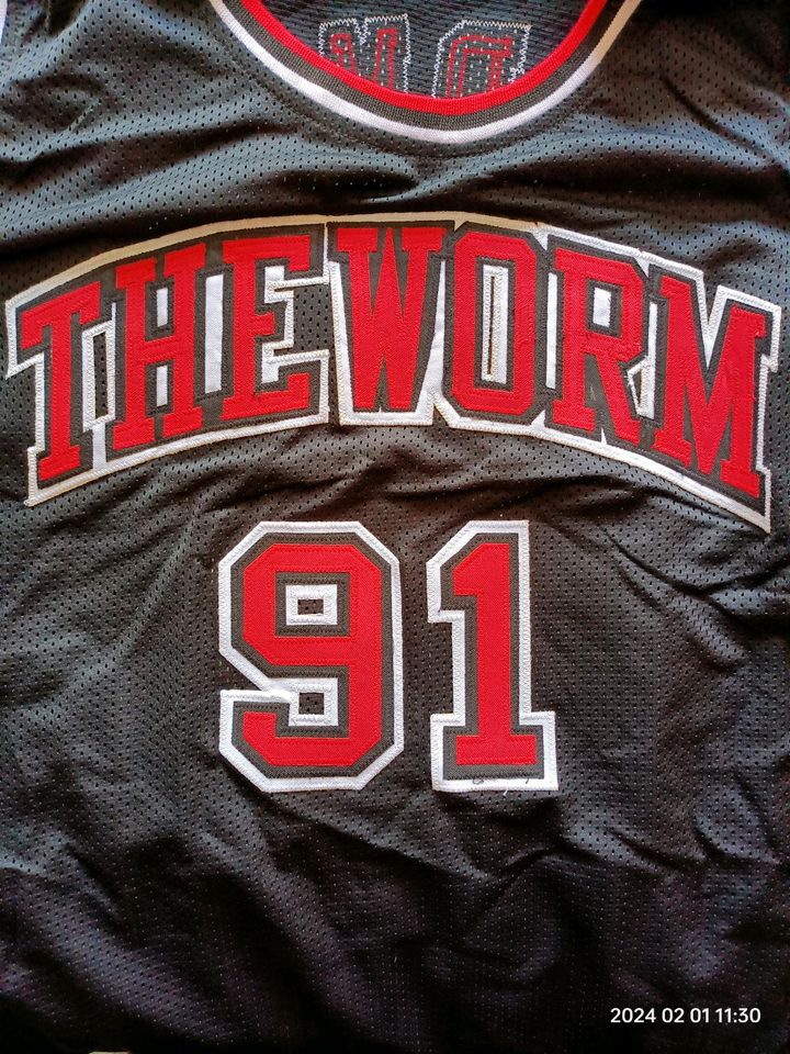 Dennis Rodman Original Autogramm auf Bulls Trikot "The Worm" in Marl