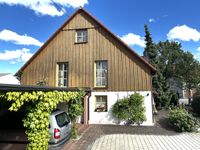 2-Familienhaus mit Ferien-Wohnungen, DG-Ausbau vorbereitet, 3er Carport und 4 STP in Waldberg kaufen Bayern - Bobingen Vorschau