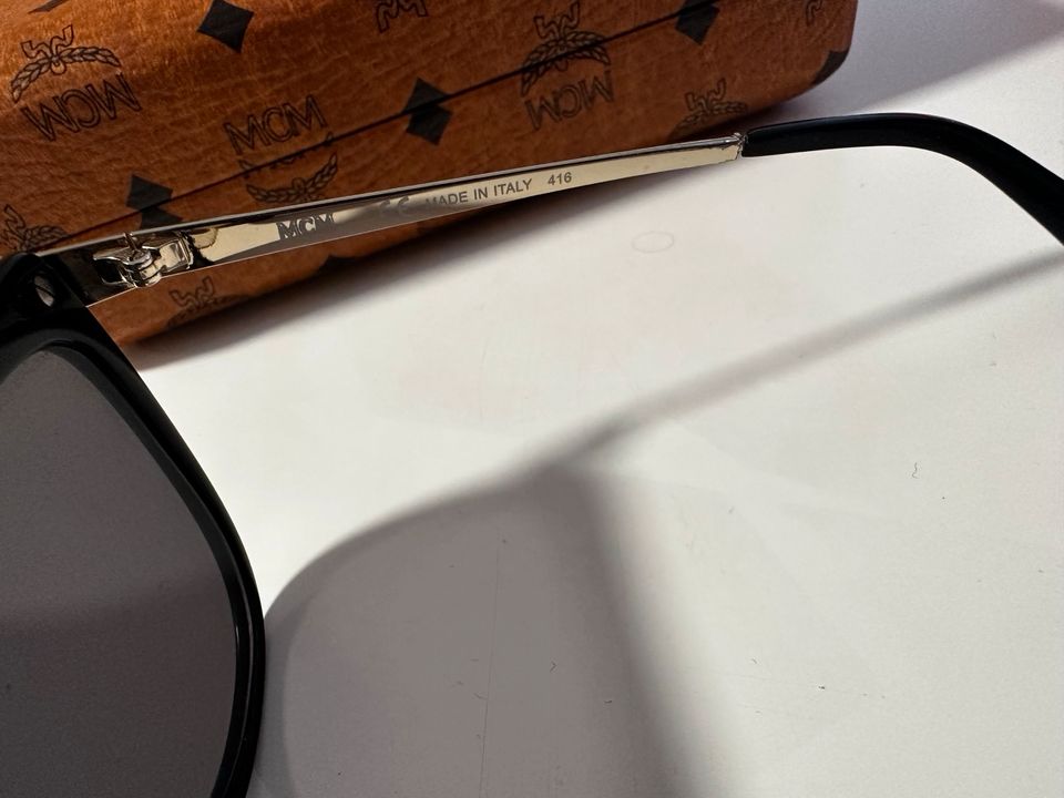 MCM Sonnenbrille gebraucht mit Box in Krefeld