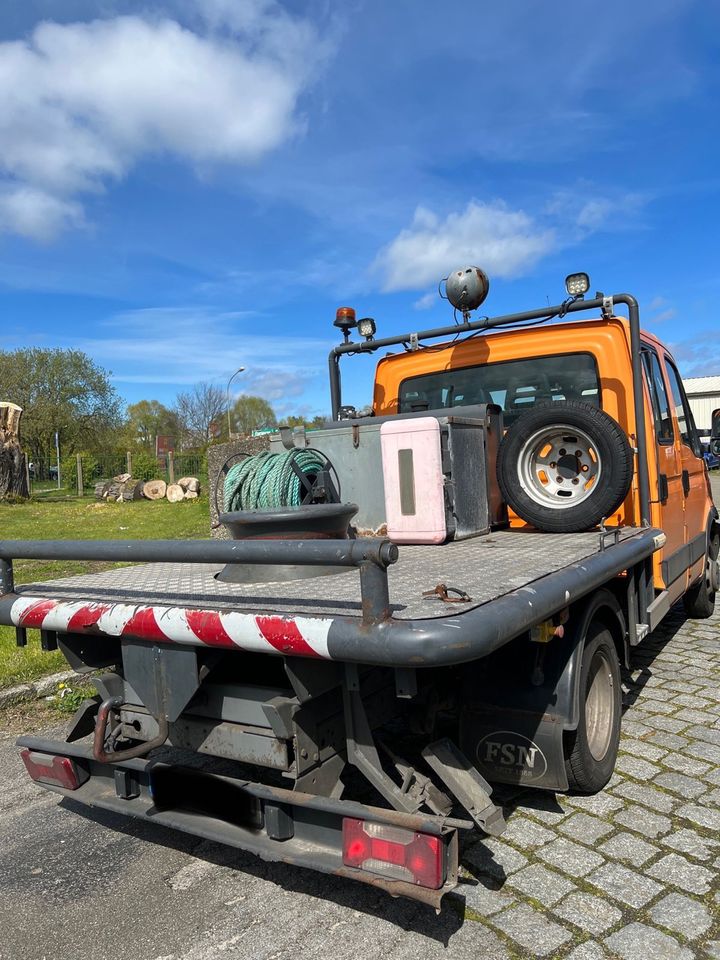 Iveco 45C17 Selbstf. Arbeitsmaschine mit Seilwinde,Mwst.ausweisb. in Stralsund