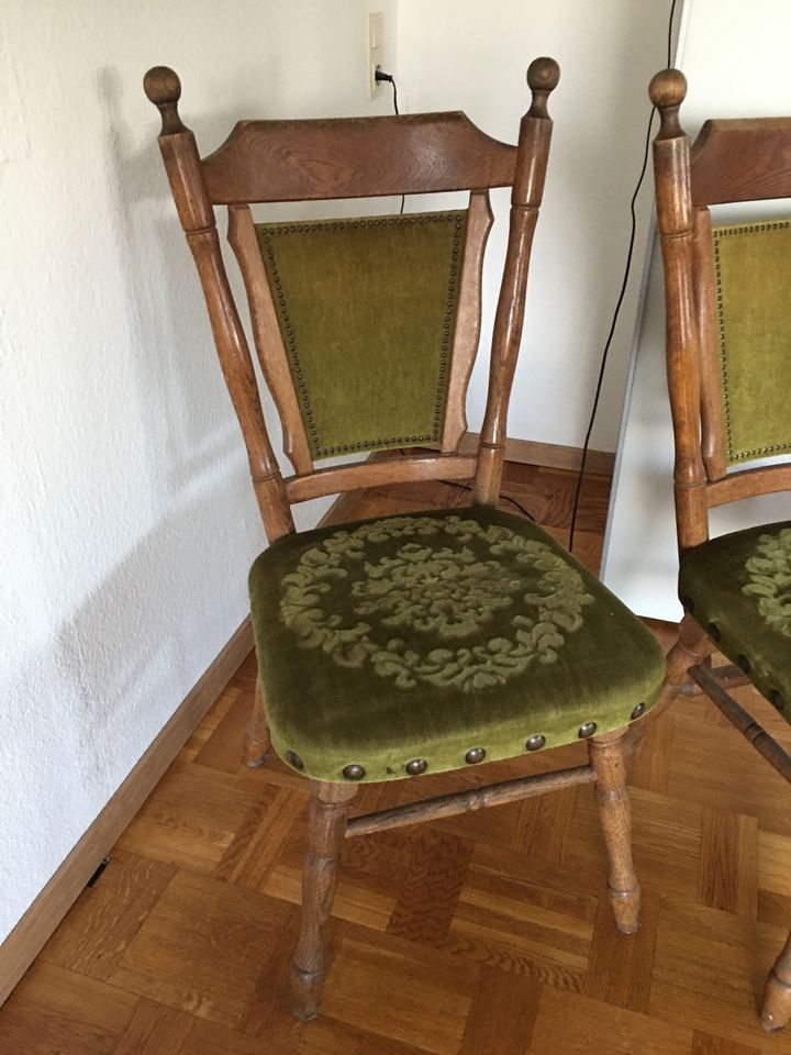 Drei Stühle in Brensbach