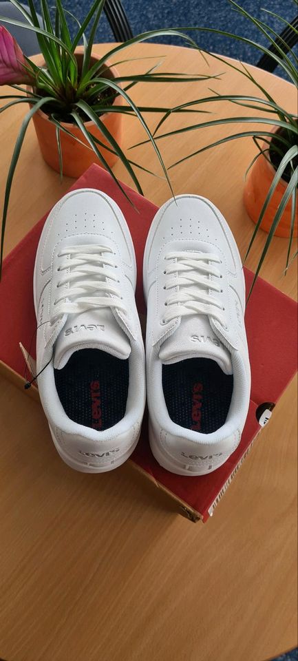 NEU‼️ Levis Sneaker Größe 37/38 weiß in Dorsten