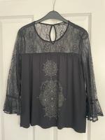 Desigual Oberteil schwarz Gr. L Niedersachsen - Oyten Vorschau