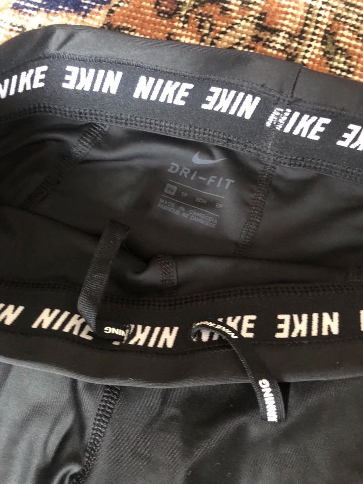 Nike Sport Leggings Sportleggings Laufen dry fit XS neu in Berlin