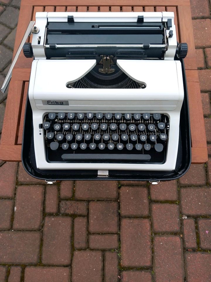 Schreibmaschine in Staßfurt
