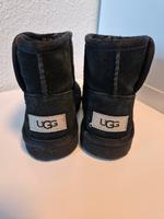UGG Boots Schuhe Stiefel Kinder 27,5 schwarz Nordrhein-Westfalen - Siegen Vorschau