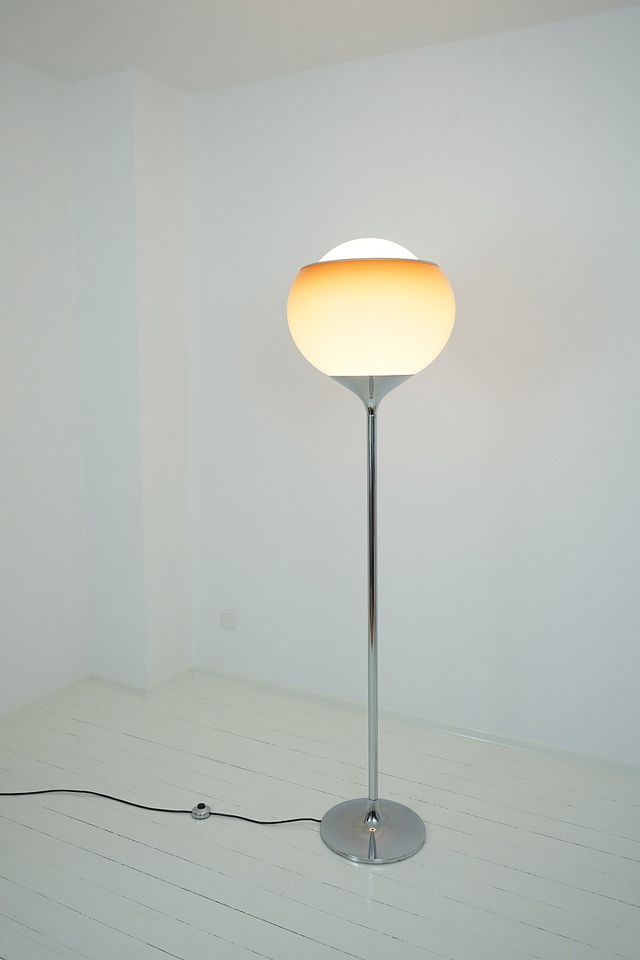 Harvey Guzzini Flash Floorlamp Studio 6G Stehleuchte Lampe 60er in  Nordrhein-Westfalen - Gütersloh | eBay Kleinanzeigen ist jetzt Kleinanzeigen