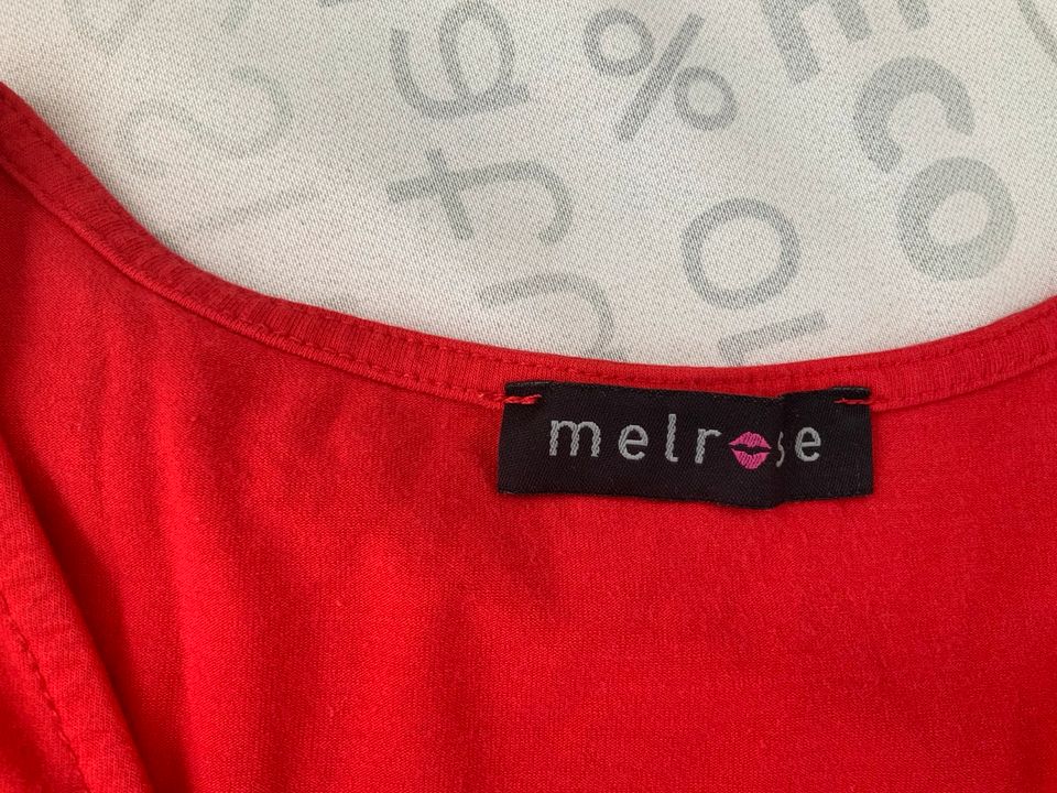 Rotes T-Shirt Melrose Größe 34 in Lügde