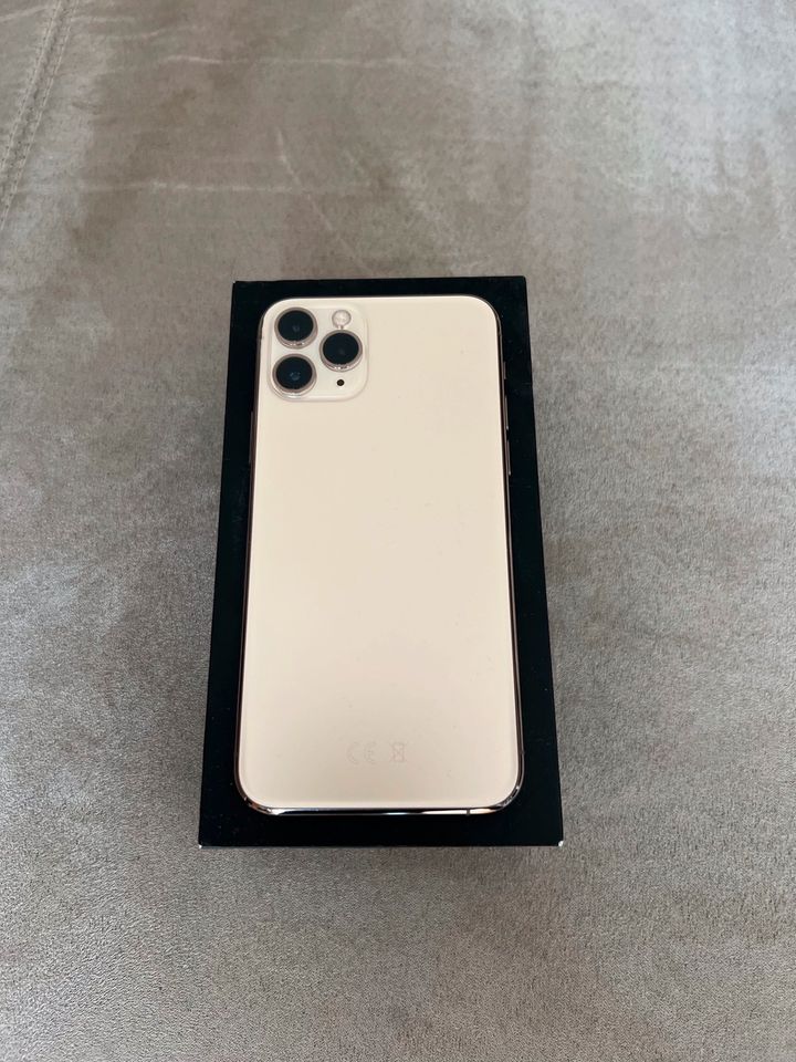 V/T iPhone 11 Pro Gold 64 GB in Halle