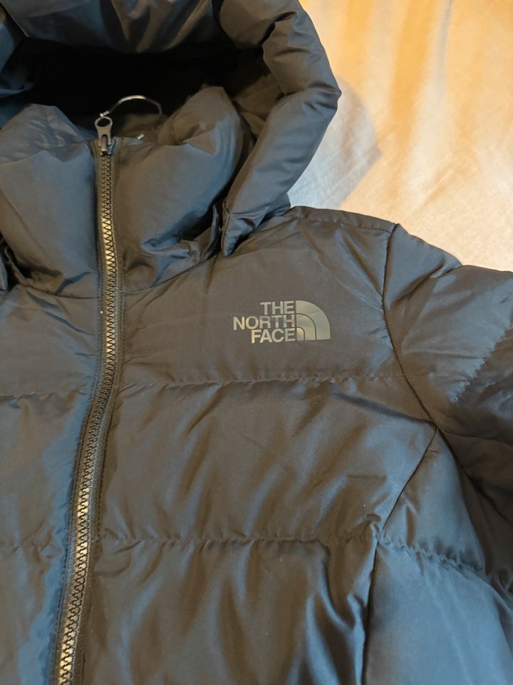 The North Face Daunenmantel Gr. S Metropolis neu mit Etikett in Garzau-Garzin