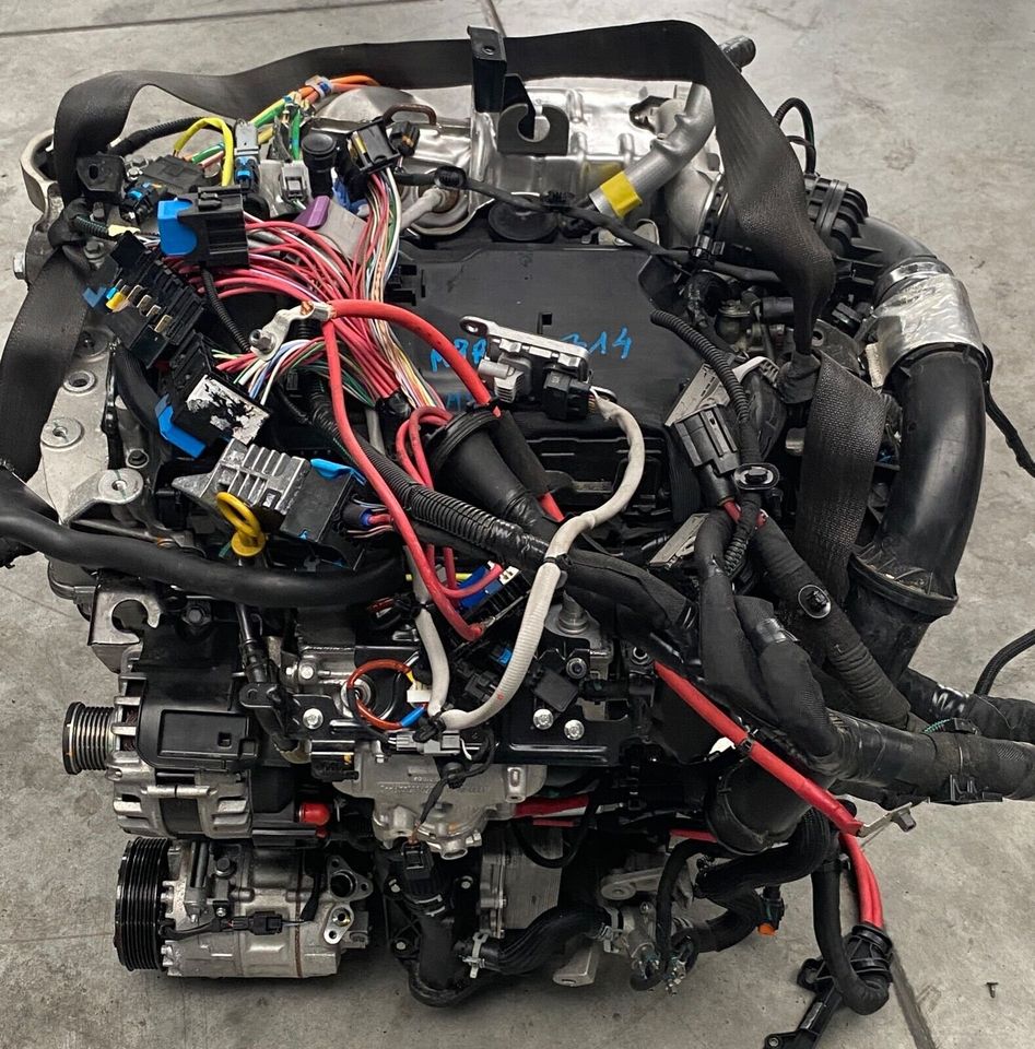 MOTOR M9R 714 2.0 dCi RENAULT TRAFIC NISSAN NV300 KOMPLETT in Darmstadt