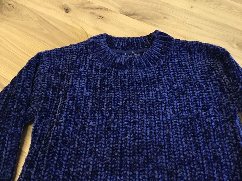 Kuscheliger dunkelblauer Langarm Pullover, Größe 134/140 Unisex in Georgsmarienhütte