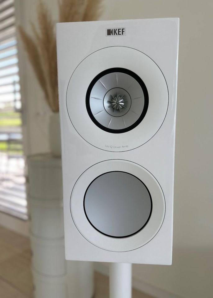 Suche KEF R3 Lautsprecher sowie KEF Standfüße in weiß in Burgwedel