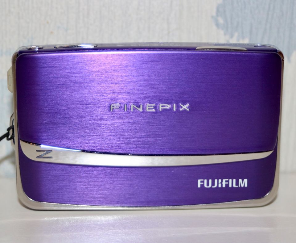 Fujifilm FinePix Z70 12,2-MP-Kompakt-Digitalkamera lila in Berlin