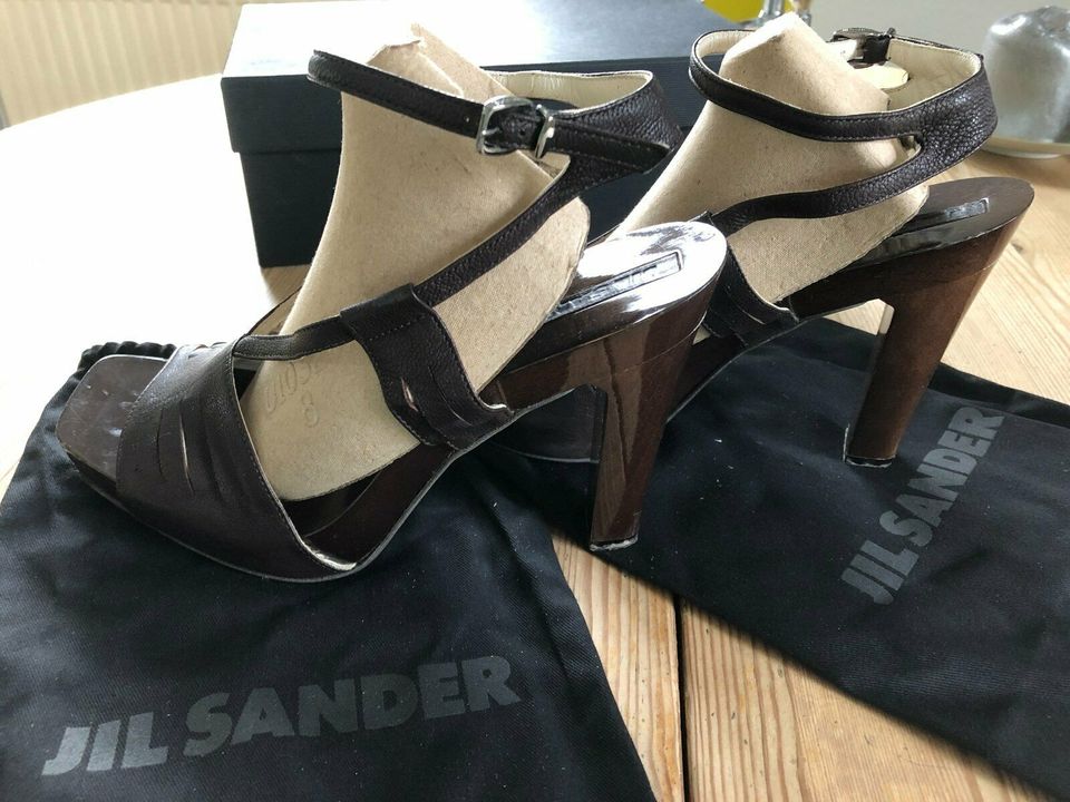 Jil Sander Sandalen Leder & Holzsohle 39,5 (fallen kleiner aus) in  Baden-Württemberg - Bermatingen | eBay Kleinanzeigen ist jetzt Kleinanzeigen