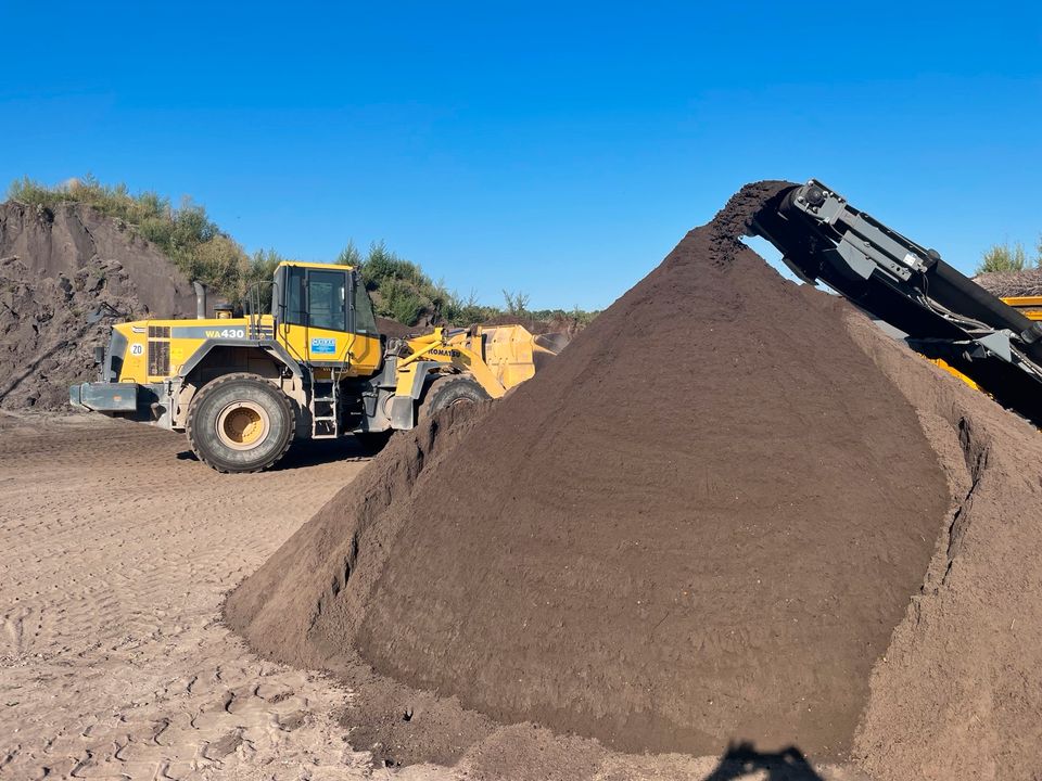 Gesiebter Mutterboden Muttererde Oberboden Erde Gartenerde Humus in Schloß Holte-Stukenbrock