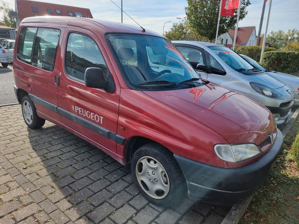 Peugeot Partner 1.8 Klima Tüv10/2025 5 Sitze Anhkp FuZv in Randersacker