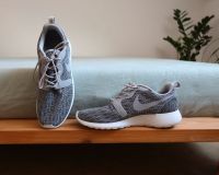 Nike Roshe Sneaker Schuhe grau 40 wie neu München - Schwanthalerhöhe Vorschau