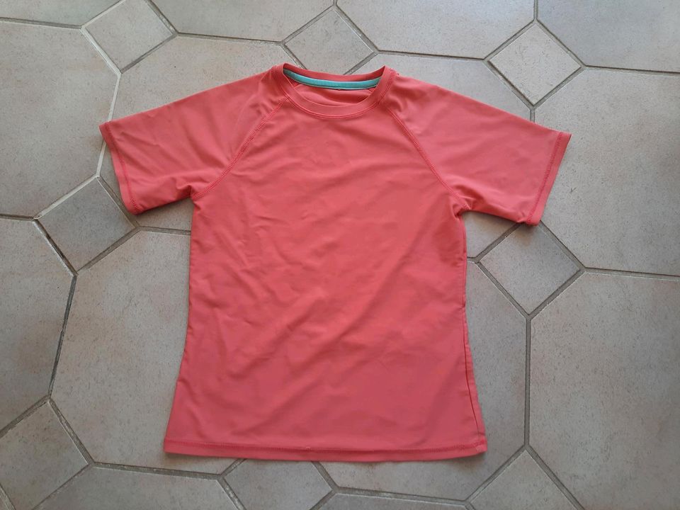 Ein sehr schönes orangenes Schwimmt-shirt für Mä 50+ UV Schutz in Wandlitz