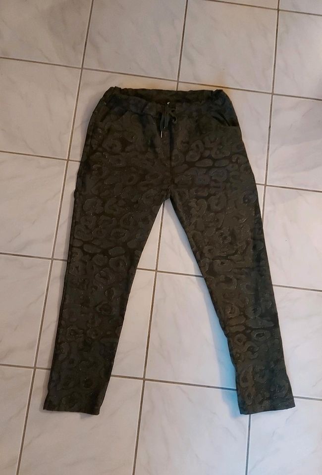 Tredy Joggpants Hose Gr. 4 Camouflage Glitzer in Messel