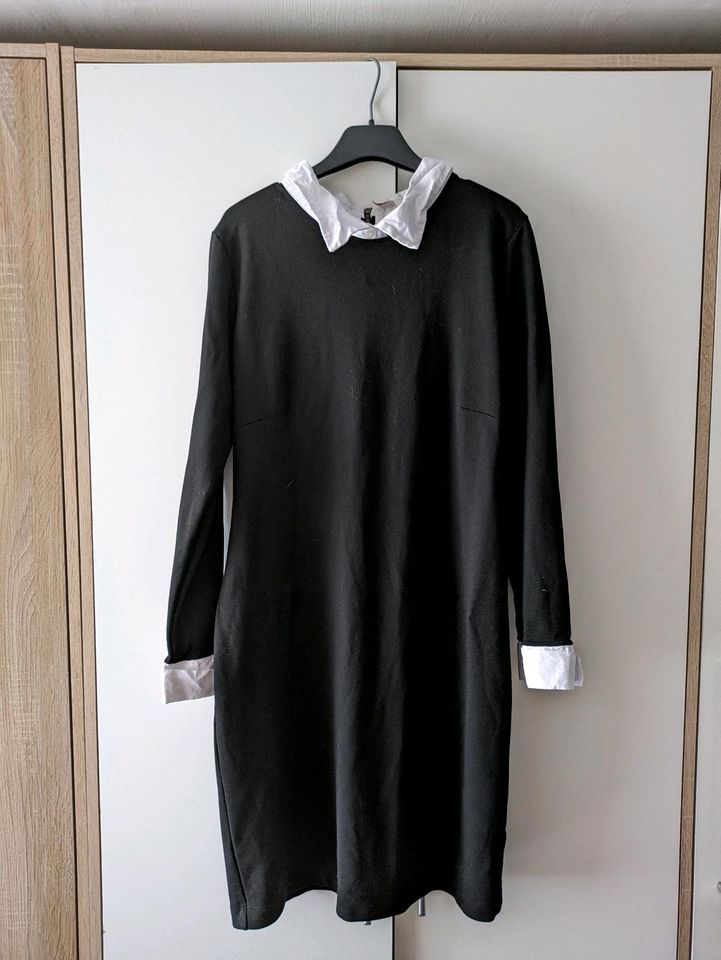 NEU Schwarzes Kleid mit weißem Hemd, Business Gr. 44 in Horka