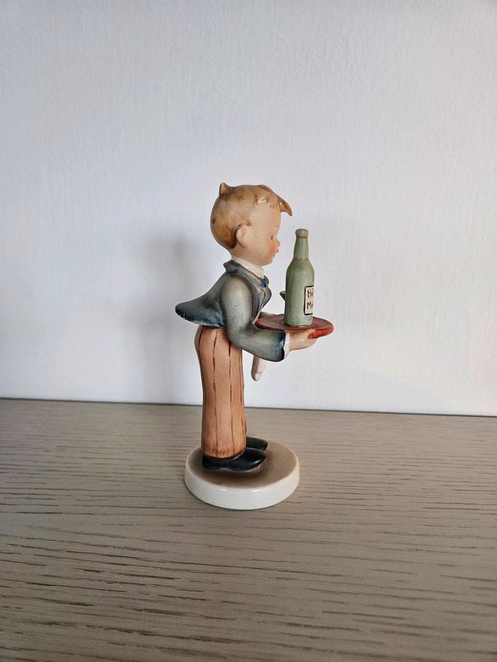 Original Hummel Figur Herr Ober in Freilassing