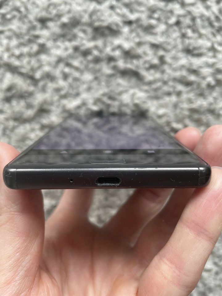 Sony Xperia F5121, Graphite Black in Oberasbach