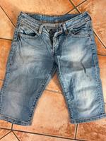 Kurze Levi’s Jeans Damen Größe 30, 36 cm Bund Breite gebraucht Bremen-Mitte - Ostertor Vorschau