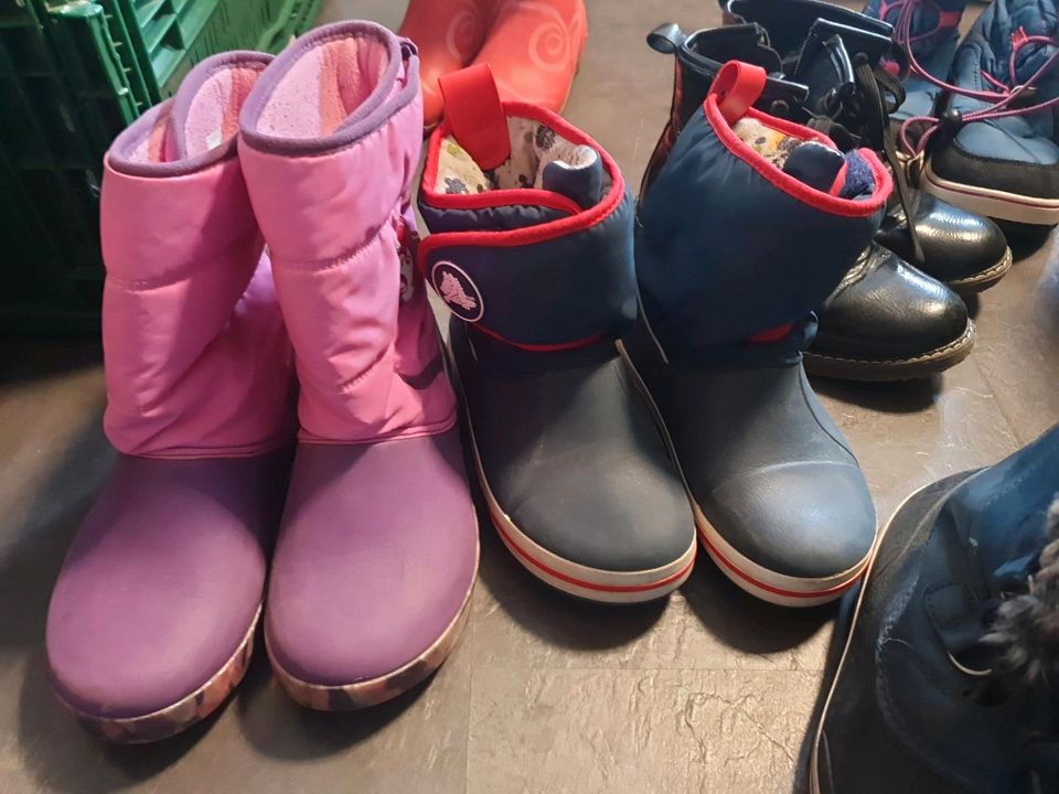 Crocs Ballerinas in c 13 und j3 Stiefel in c13 und j1 ab in Stuttgart