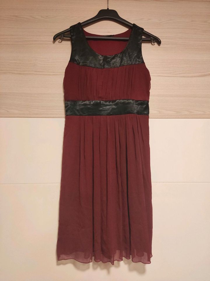 Damen Kleid Abendkleid Cocktailkleid festlich rot Bordeaux Gr. 34 in Nittenau