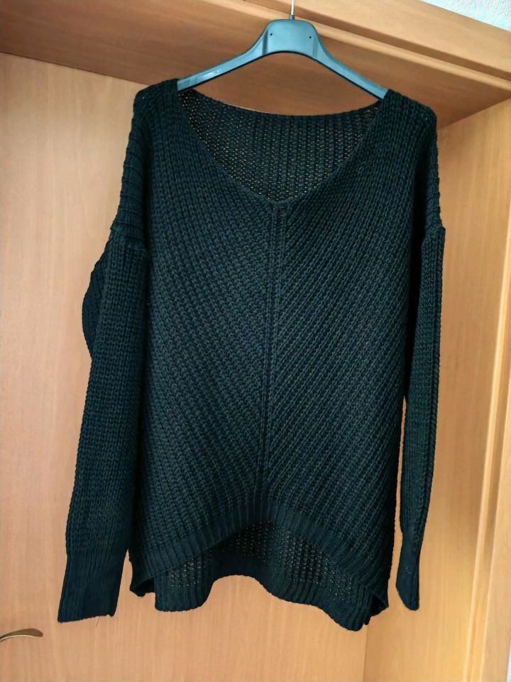 Pullover neu gr. 40/42 zusammen 20 euro ‼️‼️‼️ in Bernburg (Saale)