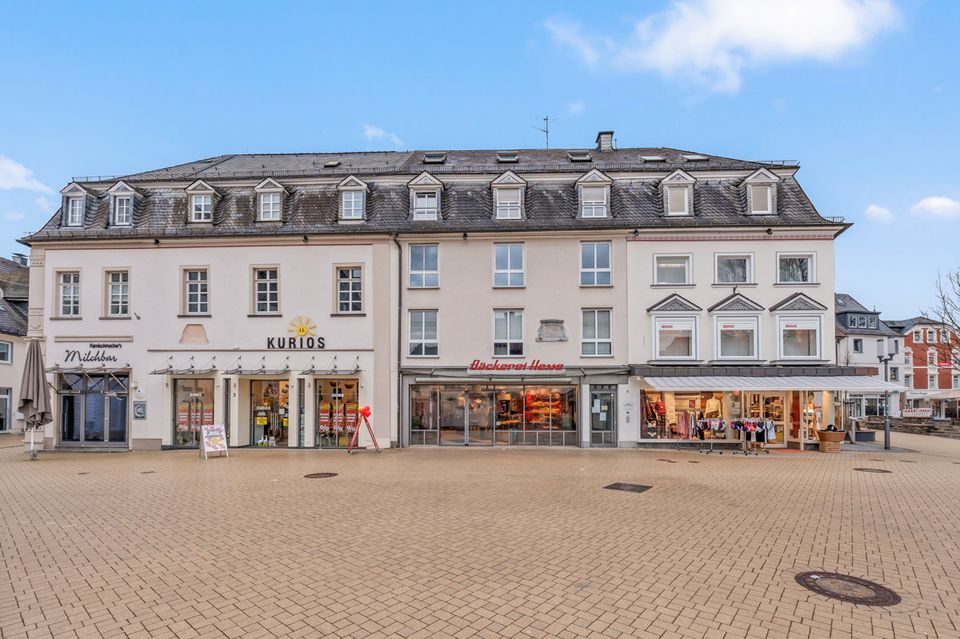 #KOMINOS IMMOBILIEN# Zentral gelegenes Wohn- und Geschäftshaus am Marktplatz von Attendorn in Attendorn