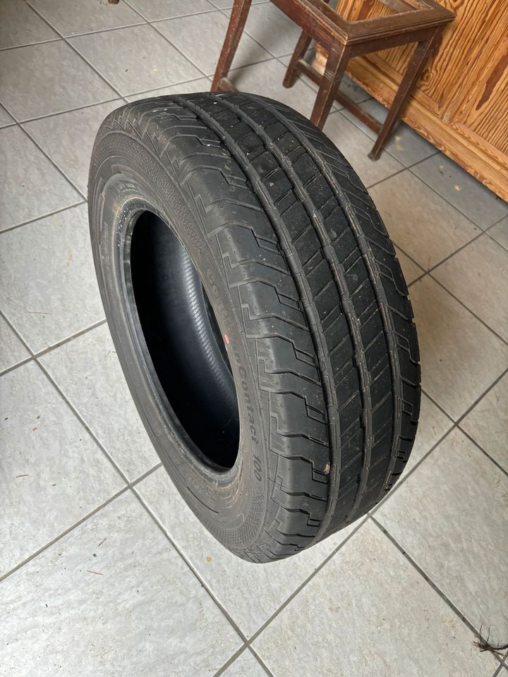 Conti 215/65 R 16 C Sommerreifen nur 200km gefahren in Waldeck