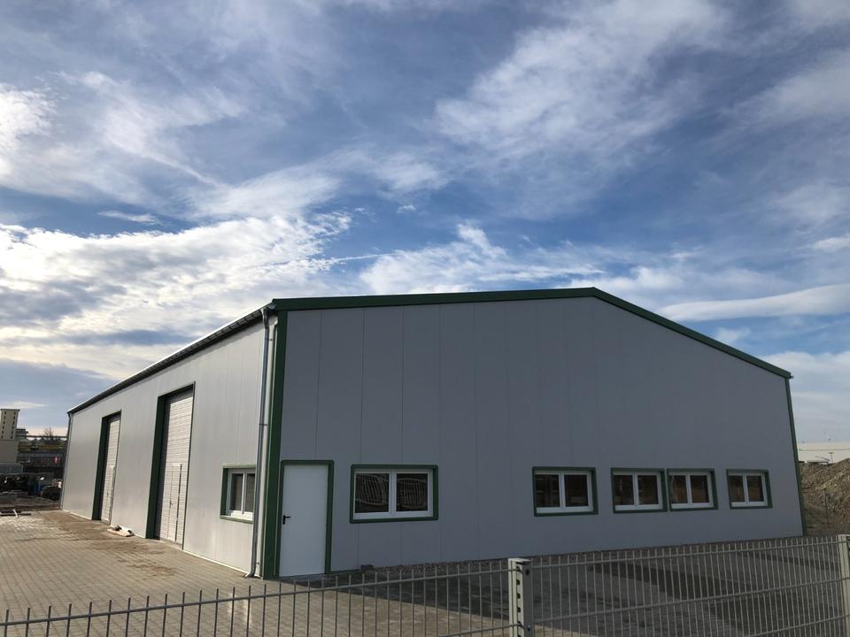 15x30x5,0m Isolierte Stahlhalle Produktionshalle Industriehalle in Duisburg