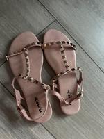 Sandalen mit Nieten Frankfurt am Main - Niederursel Vorschau