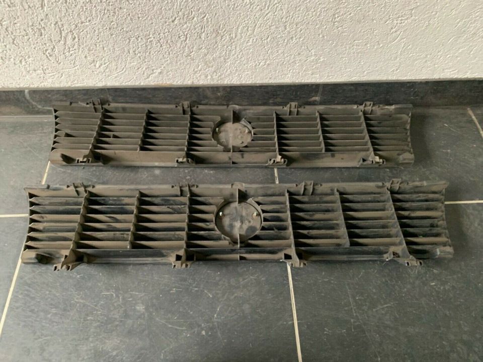 VW 32B Passat Kühlergrill 321853653 K 321853653G in Recklinghausen