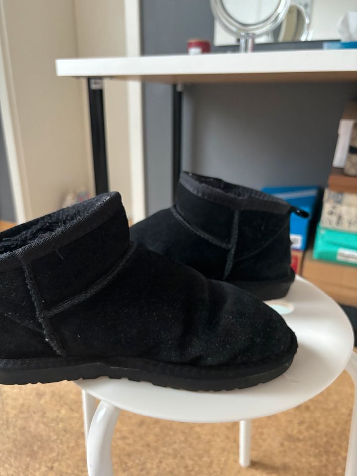 Schwarze Uggs in Forchheim