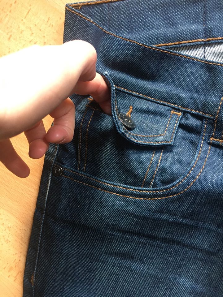 Zara Man Deluxe Jeans gr 38 neu gerade geschnittene Jeans in Hannover