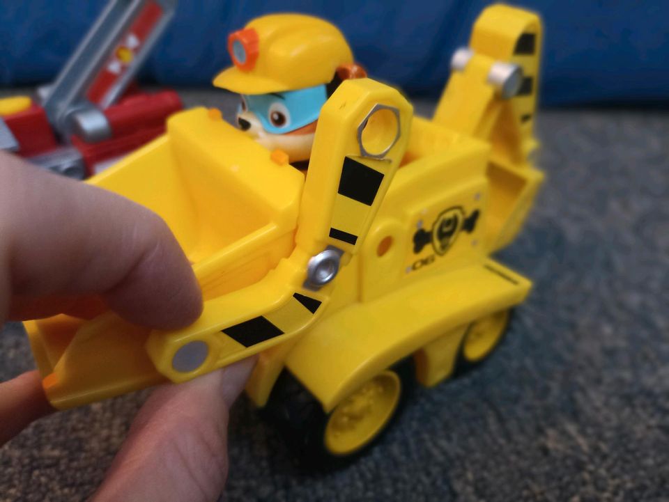 Paw Patrol Autos, original mit Hund + groß, je 7€ in Lenting